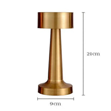 Carregar imagem no visualizador da galeria, Luminária de Mesa Mirina