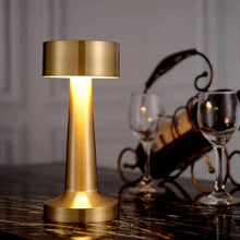 Carregar imagem no visualizador da galeria, Luminária de Mesa Mirina