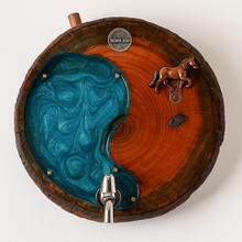 Carregar imagem no visualizador da galeria, Abridor de Parede Premium + Reservatório de Cachaça
