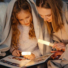 Carregar imagem no visualizador da galeria, Luminária LED com Sensor de Movimento
