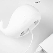 Carregar imagem no visualizador da galeria, Luminária Infantil em Silicone Baleia
